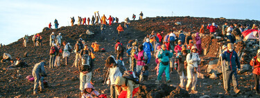 Japón cobrará por subir al monte Fuji. El motivo: evitar que la masificación turística lo convierta en un enorme basurero