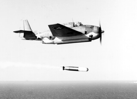 Grumman Tbf 1 Avenger Of Vt 4 Dropping A Mark Xiii Torpedo 30 October 1942 80 G 19189