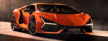 El Lamborghini Revuelto es un V12 híbrido con tres motores eléctricos. No es raro: es el futuro del superdeportivo 